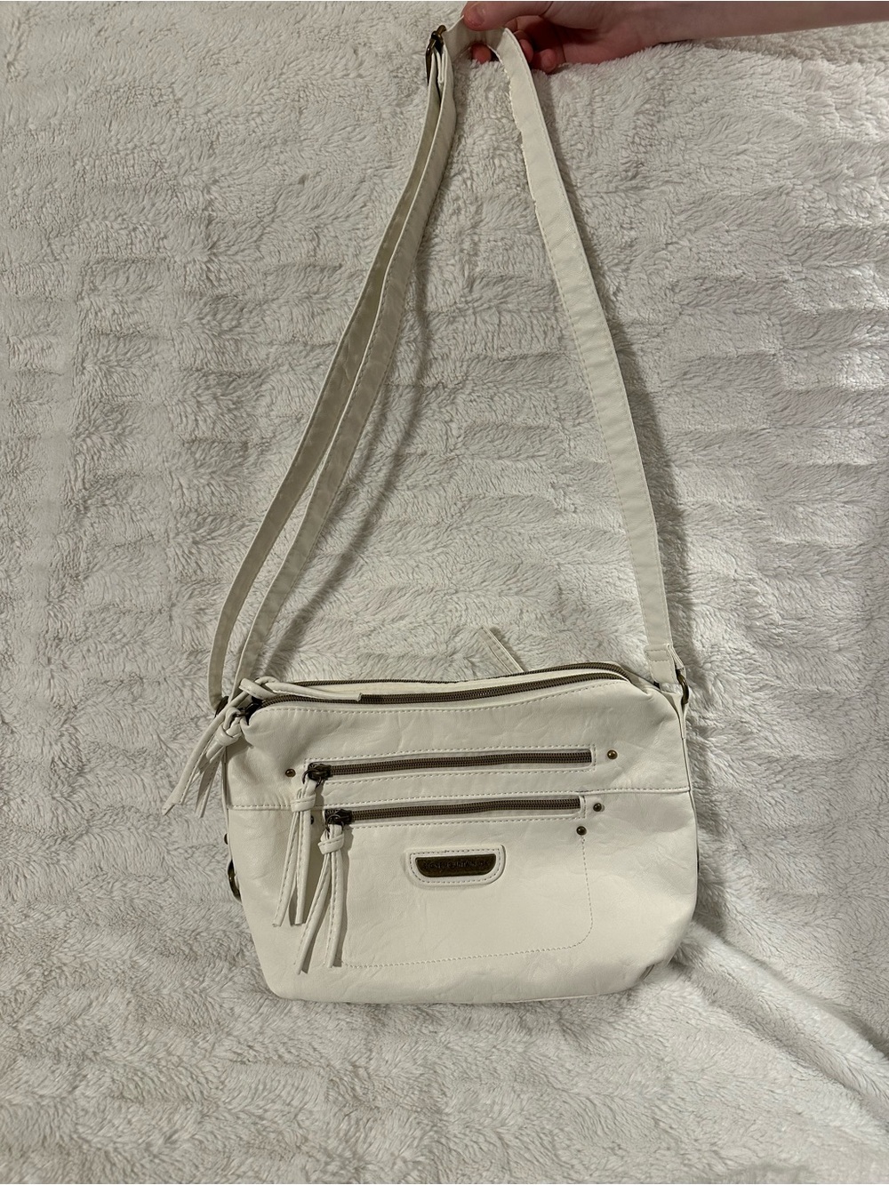 Stone Mountain Accessories White Crossbody Bag with Zip Pockets